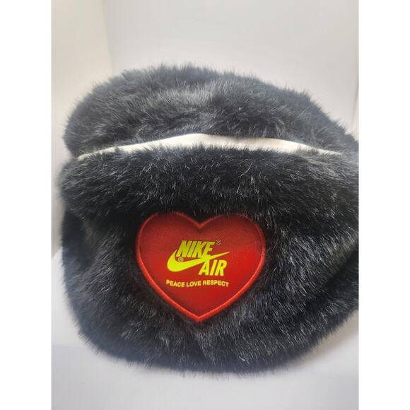 Nike x Olivia Kim Heritage Faux Fur Waist Bag Fanny Pack CT7959-010 - Picture 3 of 11